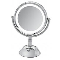 CONAIR® MAKEUP MIRROR WITH LIGHT Chrome finish, 5x magnification. With light.