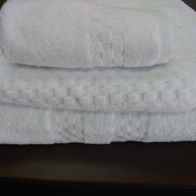PLATINUM DOBBY BORDER 20D RSS WHITE GUEST TOWELING Hand Towels 19"x32" 6lbs/dz 